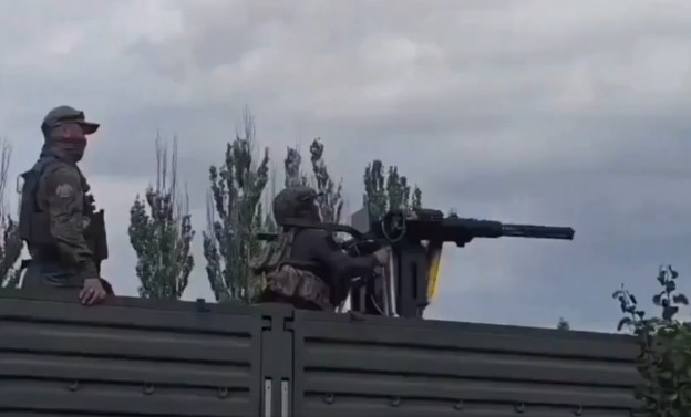 Soldado pierde control de ametralladora